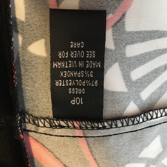 ALYX petite sleeveless square neckline bright Art Deco like patterned dress - Picture 8 of 8